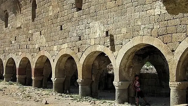 BİNBİR KİLİSE  ayağa kalkıyor