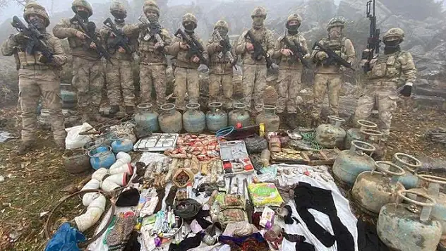 Bingöl'de bölücü terör örgütüne ait 8 katlı mağara imha edildi