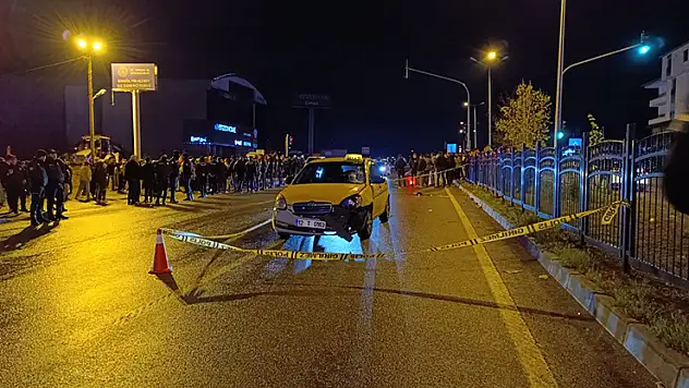 Bingöl'de taksinin çarptığı üniversiteli kız öğrenci ağır yaralandı