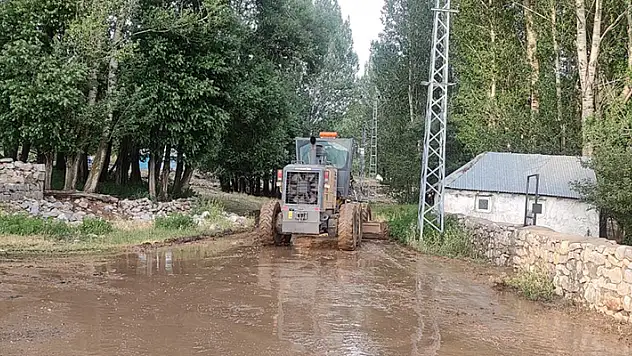 Bingöl'de yağmurun ardından sel meydana geldi
