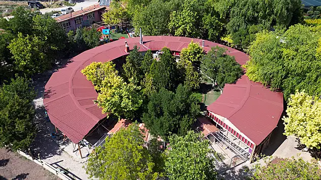 Binicilik meraklılarını Konya merkezde buluşturan restoran
