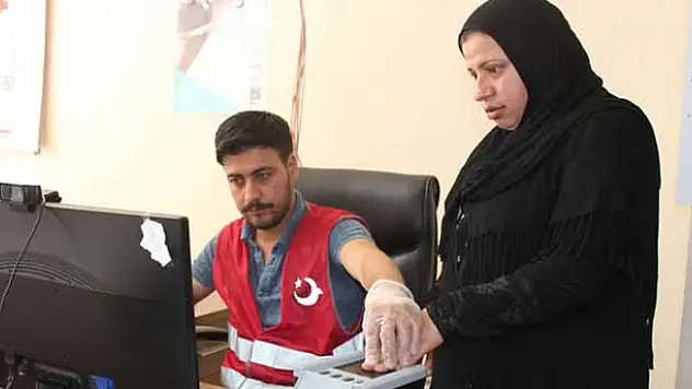 Biometrik kayıt sistemiyle kayıt altına alınıyorlar