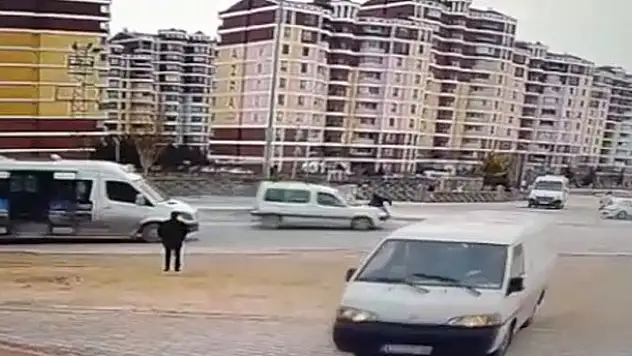 Bir anlık dikkatsizlik canına maloldu