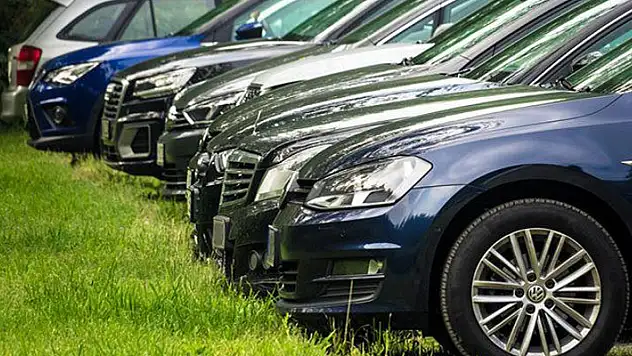 Bir gecede 60 bin TL Zam: Sıfır otomobil fiyatlarına 'kur' zammı geliyor
