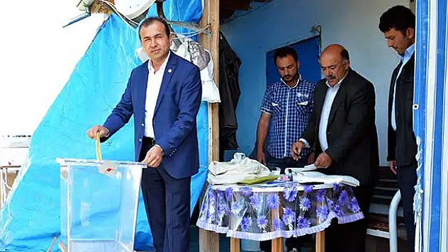 Bir saatte seçimi tamamladılar