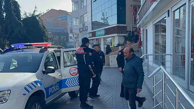 Bir telefonla bankaya koştu, parasından oldu
