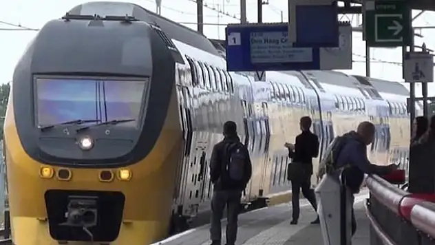 Bir ülke daha karıştı! Tren garı boşaltıldı