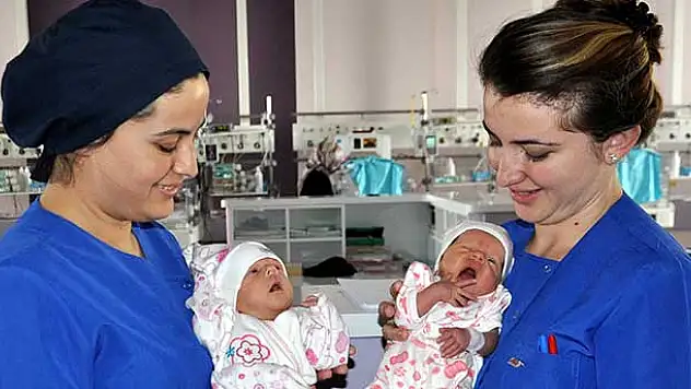 Birlikte hayata tutundular