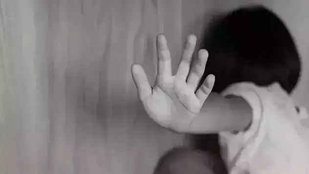 Birlikte yaşadığı kadının küçük kızına cinsel istismarda bulunmuştu! Cezası belli oldu
