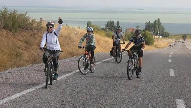 Bisiklete farkındalık için pedal çevirdiler