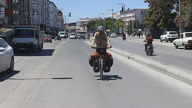 Bisikletle dünya turuna çıkan Fransız, Konya'da mola verdi