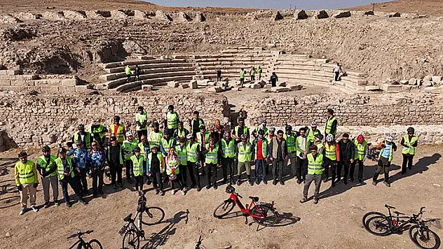 Bisikletseverler 2026 Avrupa Bisiklet Başkenti Konya'da tarihi ve doğal güzellikleri keşfediyor