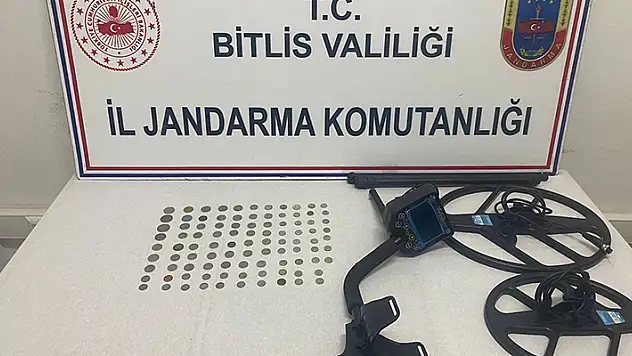 Bitlis'te 97 tarihi sikke ele geçirildi
