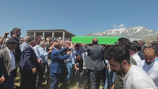 Bitlis'te trafik kazası: 1 ölü, 10 yaralı
