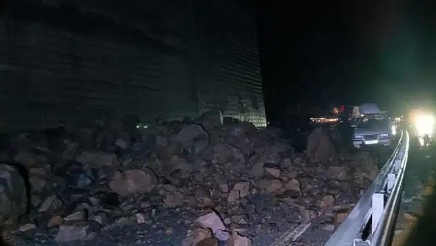 Bitlis'te etkili olan yağış heyelana neden oldu
