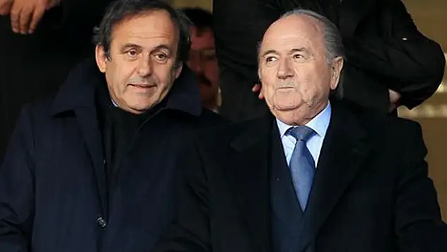 Blatter ve Platini 8'er yıl futboldan men cezası aldılar
