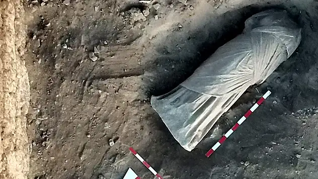 Blaundos'ta Roma dönemine ait kadın heykeli bulundu
