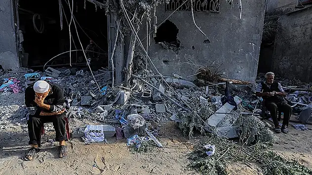 BM: Gazze Şeridi'nde yakıtımız 3 gün içinde bitecek, yakıt olmadan insani yardım da olmaz