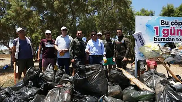 Bodrum Belediye Başkanı eldiven takıp çöp topladı