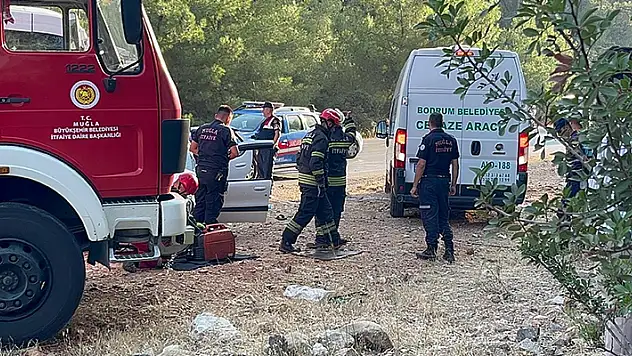 Bodrum'da hatalı sollama yapan otomobil, minibüsle çarpıştı: 1 ölü, 1 yaralı
