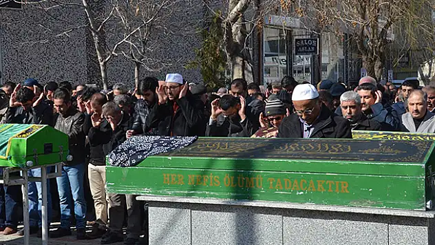 Boğularak öldürülen yaşlı kadın toprağa verildi