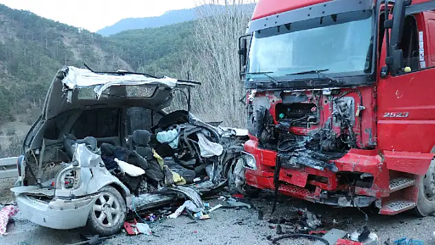 Bolu'da feci kaza: Aynı aileden 4 kişi hayatını kaybetti
