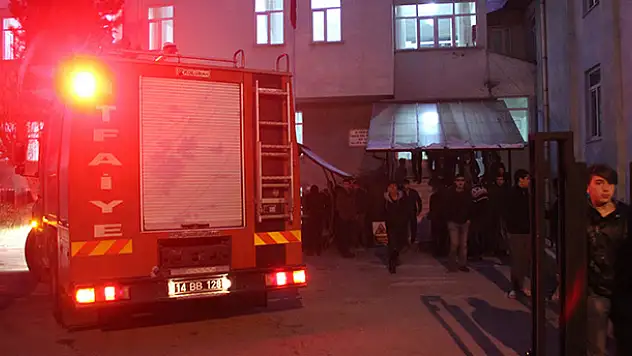 Bolu'da öğrenci yurdunda korkutan yangın
