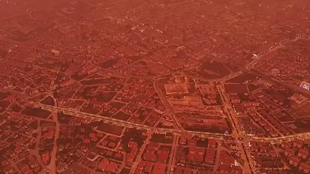 Bolu'da toz taşınımı etkisi gökyüzü kırmızıya büründü
