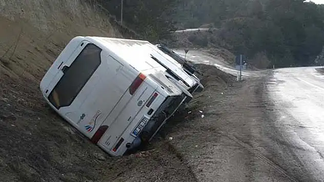 Bolu'da yolcu otobüsü devrildi: 8 yaralı