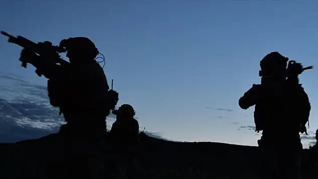 Bölücü terör örgütünden kaçan 1 PKK'lı terörist hudut karakoluna teslim oldu
