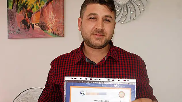 Bombacıyla aynı soyismi taşıyor diye başına gelmeyen kalmadı