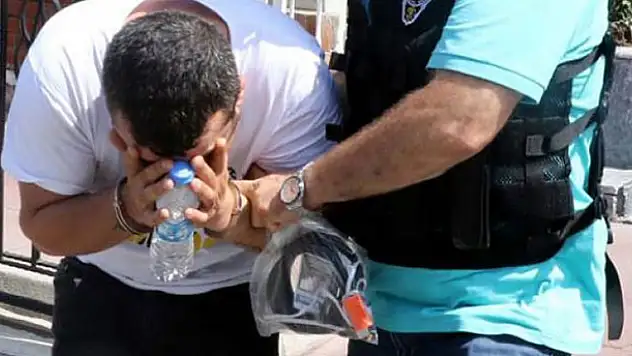 Bonzaiyi 10 yaşındaki kızın çamaşırına sakladı