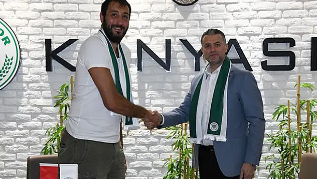 Bora Hun imzayı attı