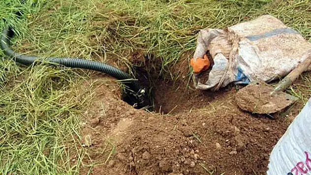 Boru hattını delip 20 bin litre ham petrol çaldılar