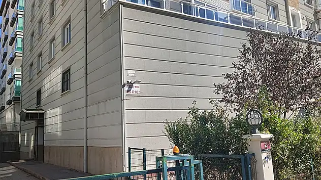Boşanma aşamasındaki eşinin sevgilisi bıçaklayarak öldüren zanlı gözaltına alındı