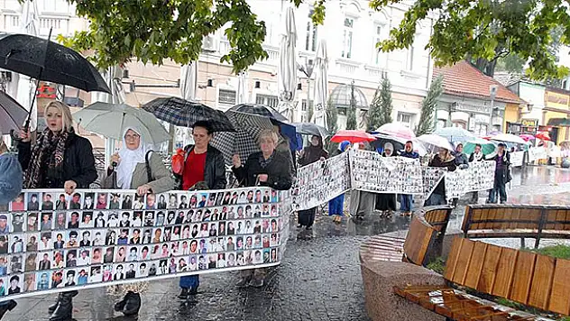 Bosna Hersek'te 'Srebrenitsa' yürüyüşü