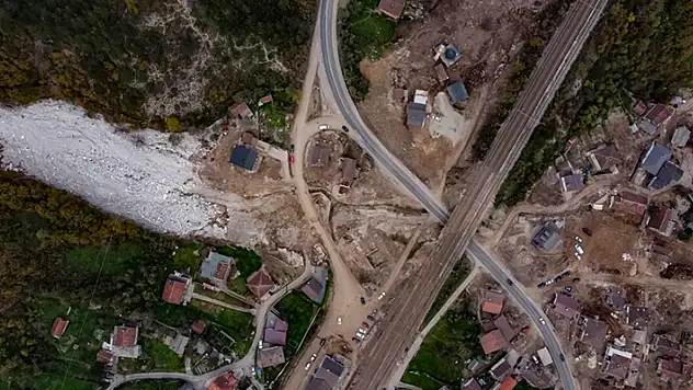 Bosna Hersek'teki sel felaketinin ardından hasar giderme çalışmaları sürüyor