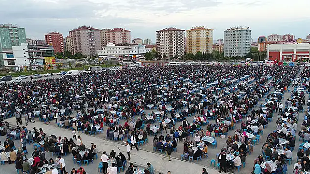 Bosna Hersek ve Kosova Mahallelerinde iftar coşkusu