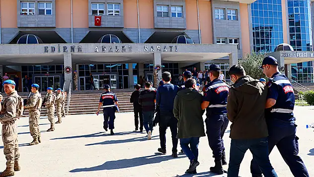 Botla Yunanistan'a kaçarken yakalanan 20 FETÖ şüphelisi tutuklandı

