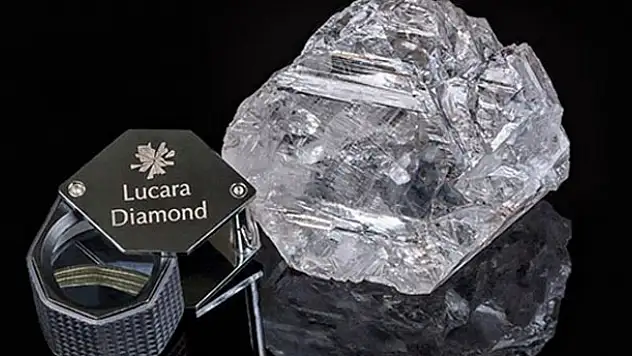 Botswana'da yüz yılın en büyük elması bulundu