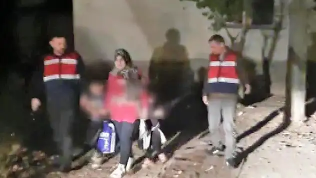 Böyle anne olmaz olsun! Öz çocuklarını kaçırıp, sevgilisine eski kocasından fidye istetti
