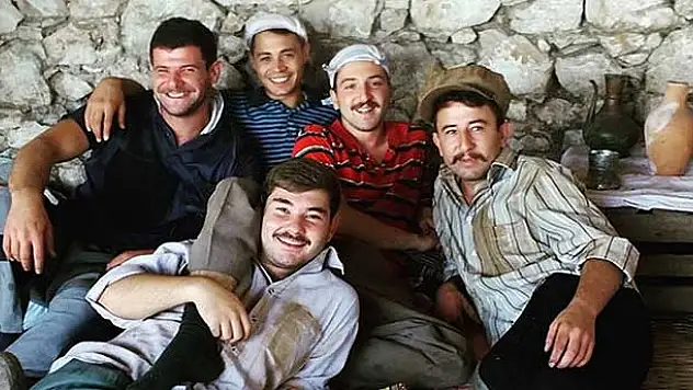 Bozdoğanlı Emrah, Cem Yılmaz'la aynı filmde