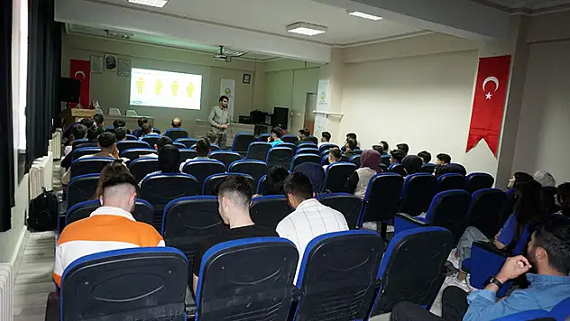 Bozkır'da bağımlılık eğitimi düzenlendi
