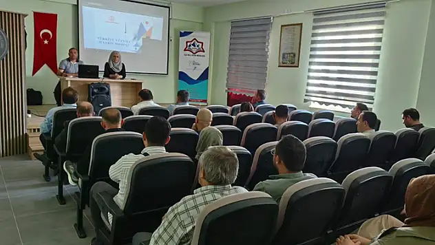 Bozkır'da okul müdürlerine Türkiye Yüzyılı müfredat eğitimi verildi
