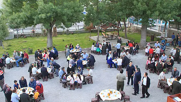 Bozkır'da şehit ve gazi ailelerine iftar yemeği