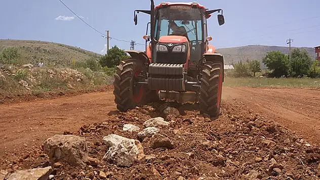 Bozkır Ziraat Odası çiftçiler için traktör aldı