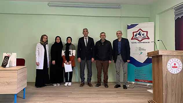 Bozkır'da düzenlenen yarışmada öğrenciler umreyle ödüllendirildi
