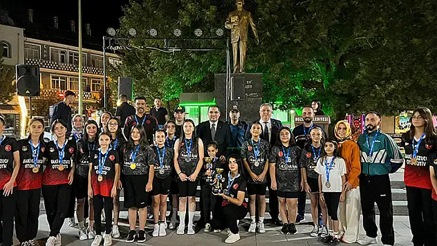 Bozkır'da genç sporcuların başarısı kutlandı