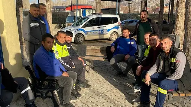 Bozkır'da polis ekiplerinden trafik güvenliği eğitimi