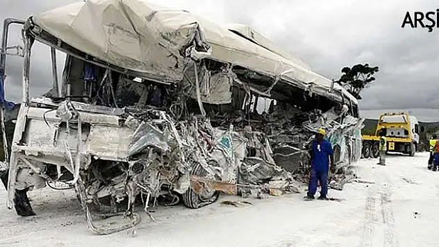 Brezilya'da otobüs uçuruma yuvarlandı: 15 ölü, 66 yaralı